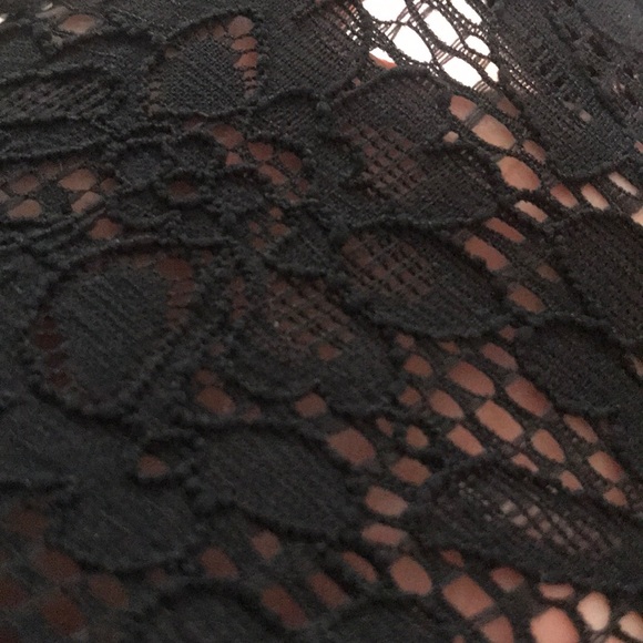 Express lace crop top - Picture 2 of 2